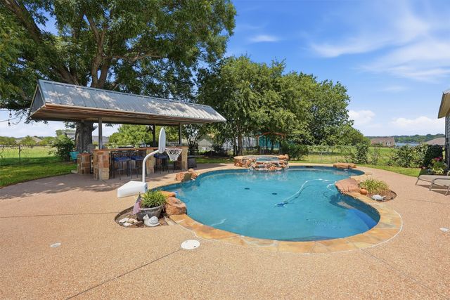 1313 Porter Court, Granbury, TX 76048