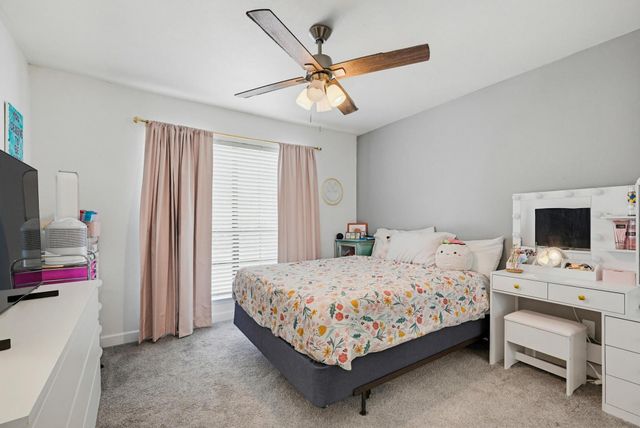 322 W Harwood Road B, Hurst, TX 76054