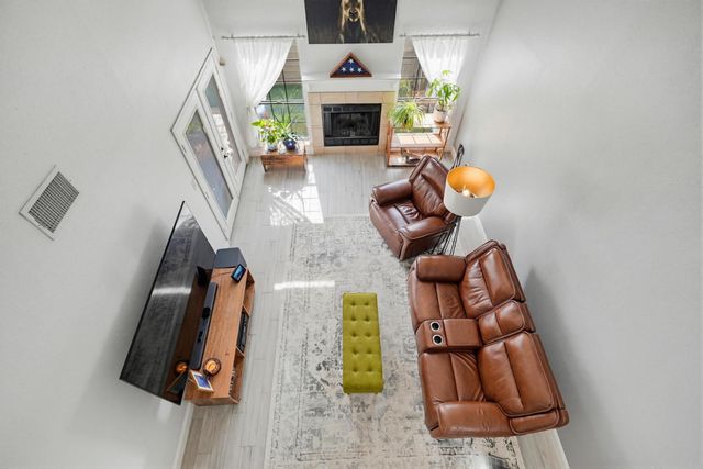 322 W Harwood Road B, Hurst, TX 76054