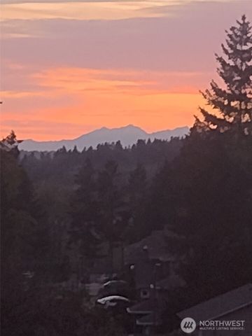 8057 118th Avenue SE, Newcastle, WA 98056