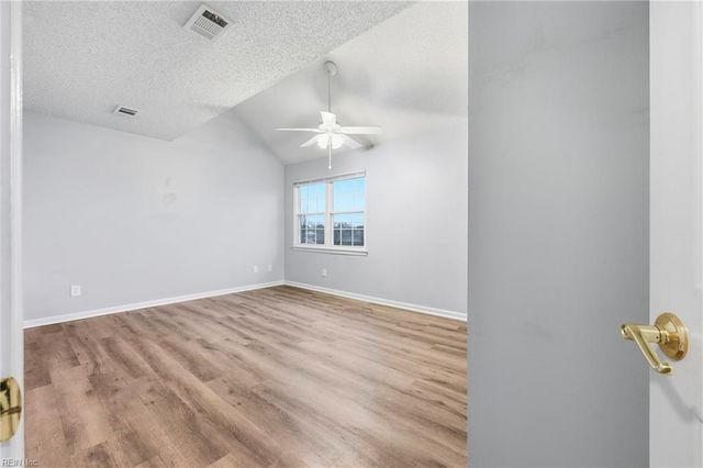 4165 Laurel Green Cir, Virginia Beach, VA 23456