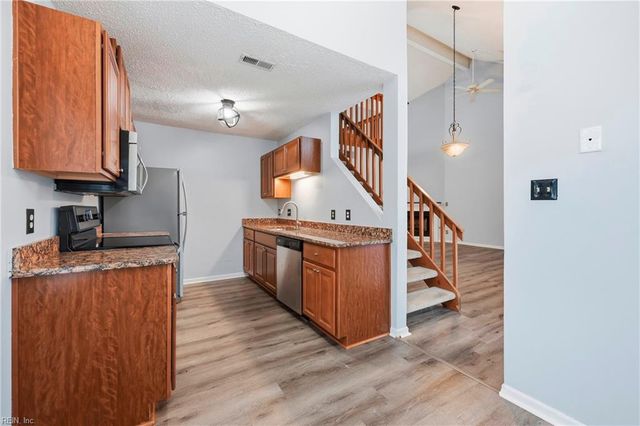 4165 Laurel Green Cir, Virginia Beach, VA 23456