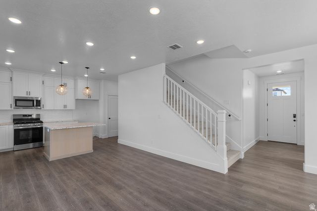 1520 N 2250 W, Farr West, UT 84404