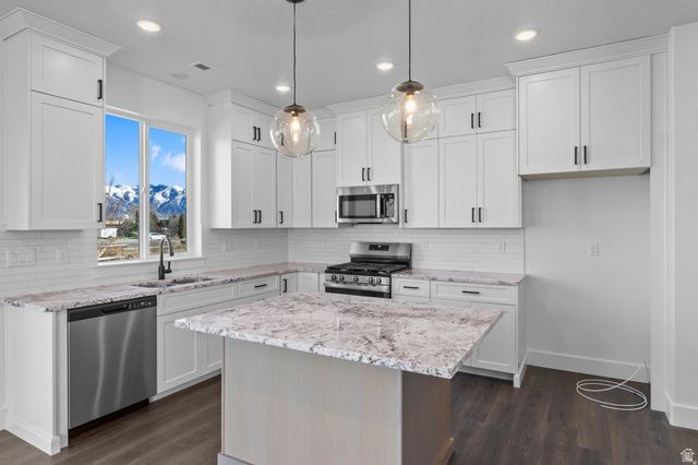 1520 N 2250 W, Farr West, UT 84404