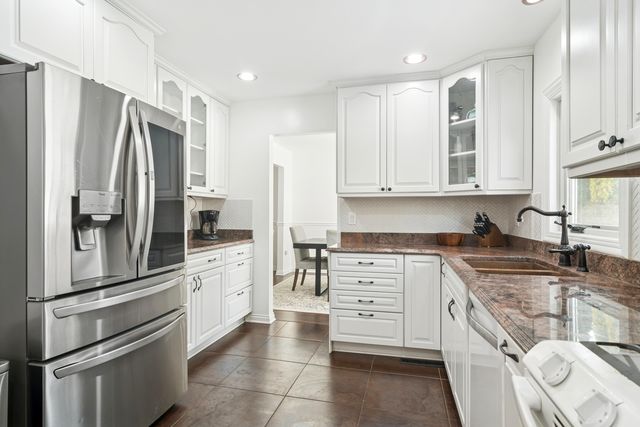 1318 Gail Drive, Buffalo Grove, IL 60089