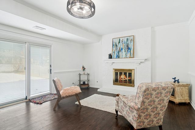 1318 Gail Drive, Buffalo Grove, IL 60089