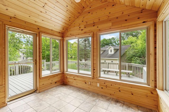 1952 Safari Trail, Eagan, MN 55122