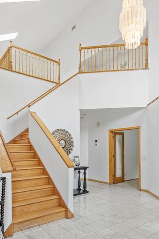 1952 Safari Trail, Eagan, MN 55122