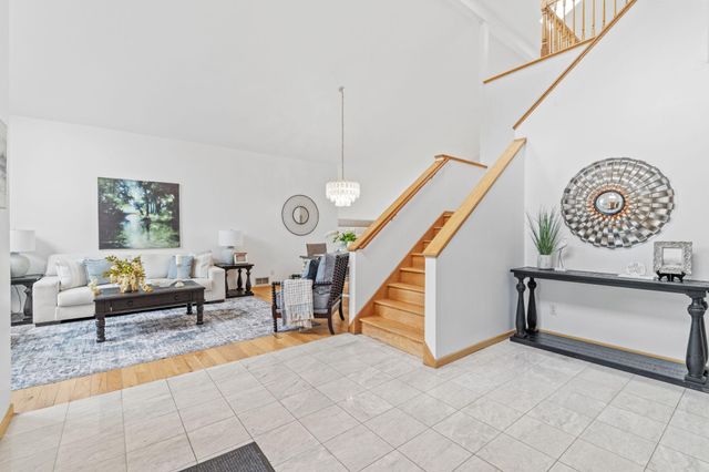 1952 Safari Trail, Eagan, MN 55122