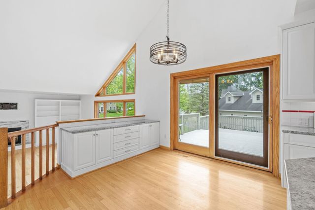 1952 Safari Trail, Eagan, MN 55122