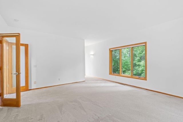 1952 Safari Trail, Eagan, MN 55122
