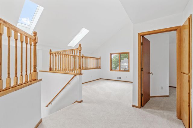 1952 Safari Trail, Eagan, MN 55122