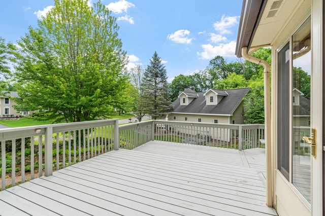 1952 Safari Trail, Eagan, MN 55122