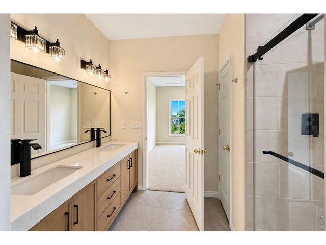 3963 Da Vinci Dr, Longmont, CO 80503