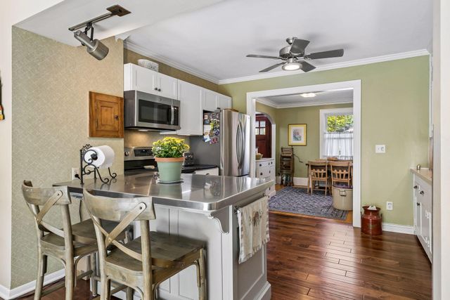 1998 James Avenue, Saint Paul, MN 55105
