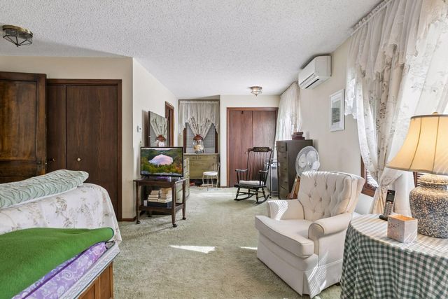 1998 James Avenue, Saint Paul, MN 55105