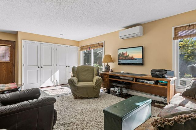 1998 James Avenue, Saint Paul, MN 55105