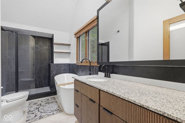 7921 Lincoln Boulevard, Indianapolis, IN 46240