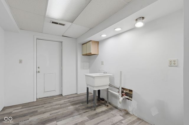 7921 Lincoln Boulevard, Indianapolis, IN 46240