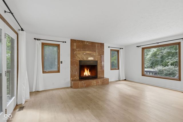 7921 Lincoln Boulevard, Indianapolis, IN 46240