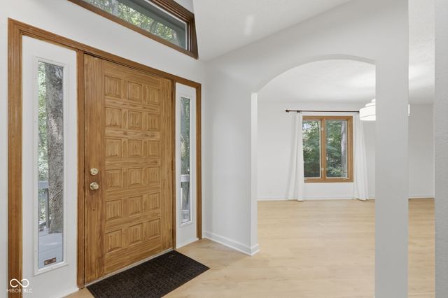7921 Lincoln Boulevard, Indianapolis, IN 46240