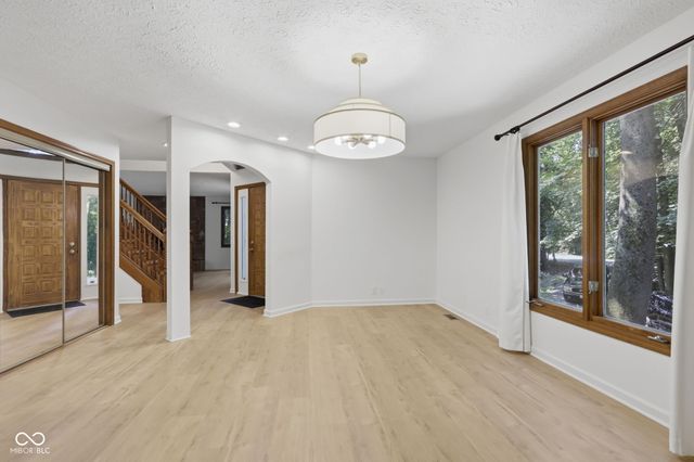 7921 Lincoln Boulevard, Indianapolis, IN 46240