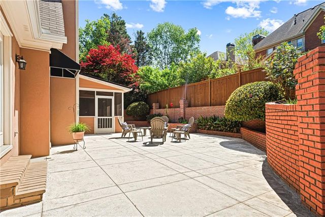 2521 Summeroak Drive, Tucker, GA 30084