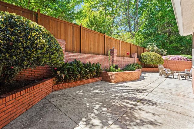 2521 Summeroak Drive, Tucker, GA 30084