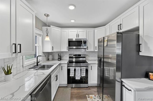 21631 Tulane Avenue, Farmington, MI 48336