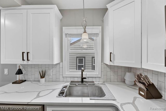 21631 Tulane Avenue, Farmington, MI 48336