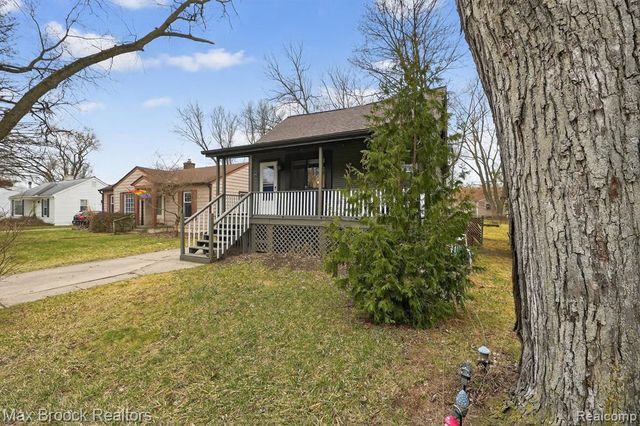 21631 Tulane Avenue, Farmington, MI 48336