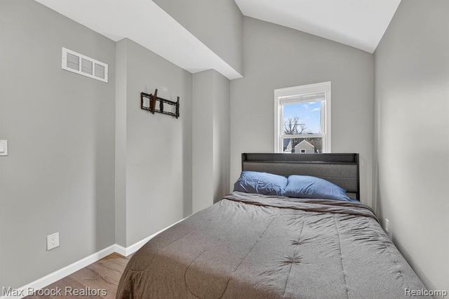 21631 Tulane Avenue, Farmington, MI 48336