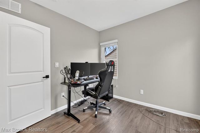 21631 Tulane Avenue, Farmington, MI 48336