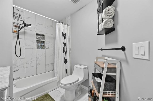 21631 Tulane Avenue, Farmington, MI 48336