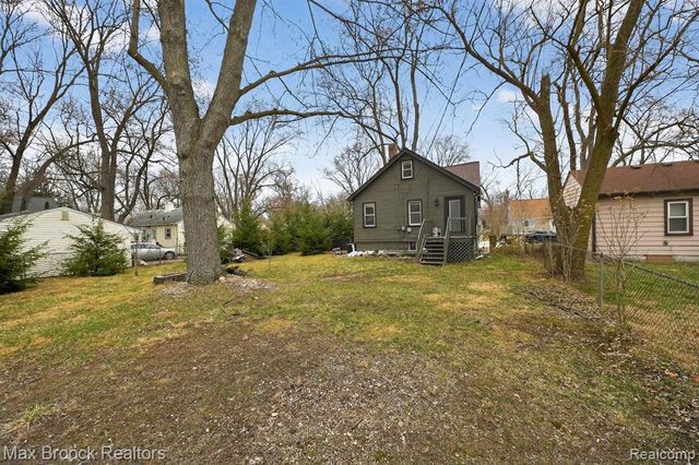 21631 Tulane Avenue, Farmington, MI 48336