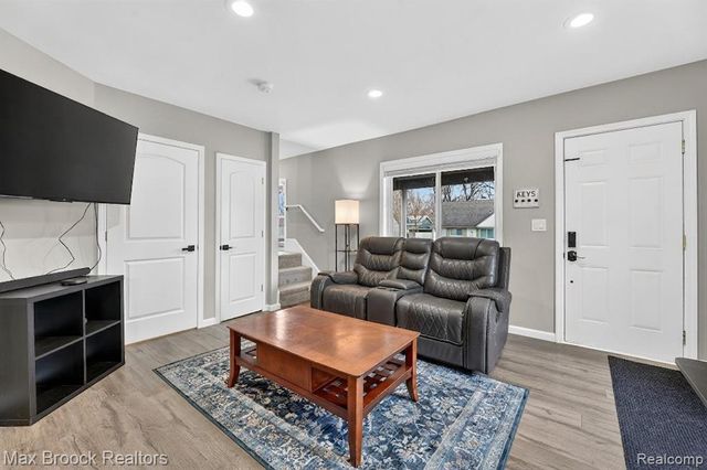 21631 Tulane Avenue, Farmington, MI 48336