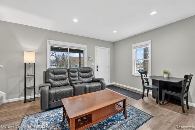 21631 Tulane Avenue, Farmington, MI 48336