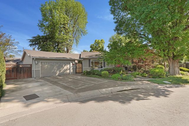 306 Bella Vista Dr, Lodi, CA 95242