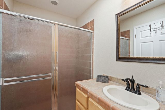 306 Bella Vista Dr, Lodi, CA 95242