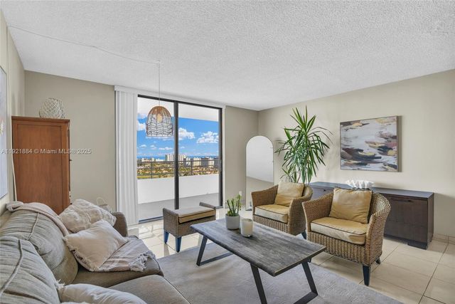 2500 Parkview Dr 2411, Hallandale Beach, FL 33009