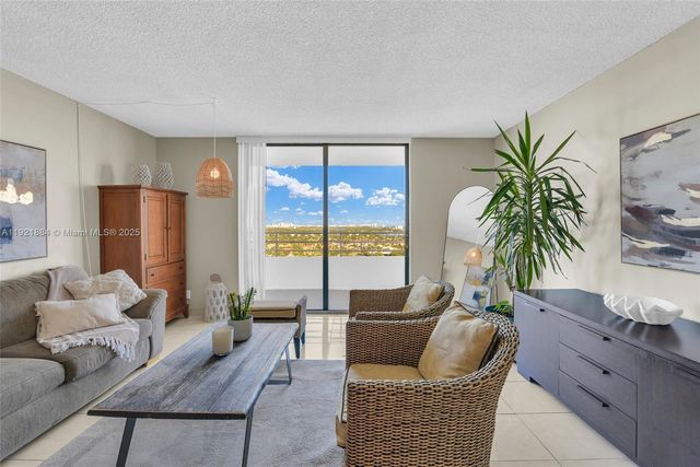 2500 Parkview Dr 2411, Hallandale Beach, FL 33009