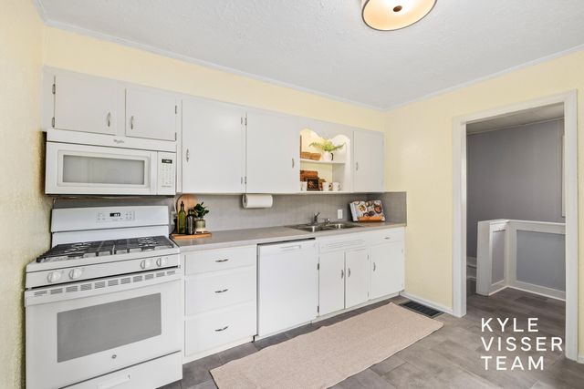 331 41st Street Sw, City Of Wyoming, MI 49548