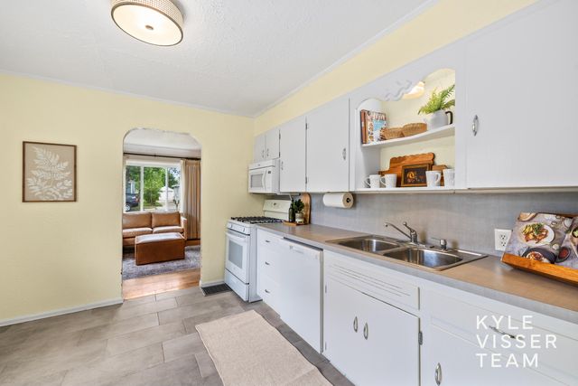 331 41st Street Sw, City Of Wyoming, MI 49548