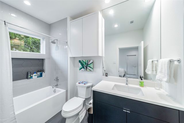 9753 Mixon Drive, Dallas, TX 75220