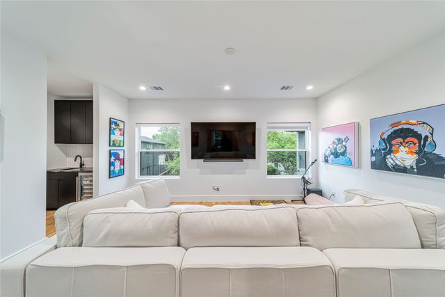 9753 Mixon Drive, Dallas, TX 75220