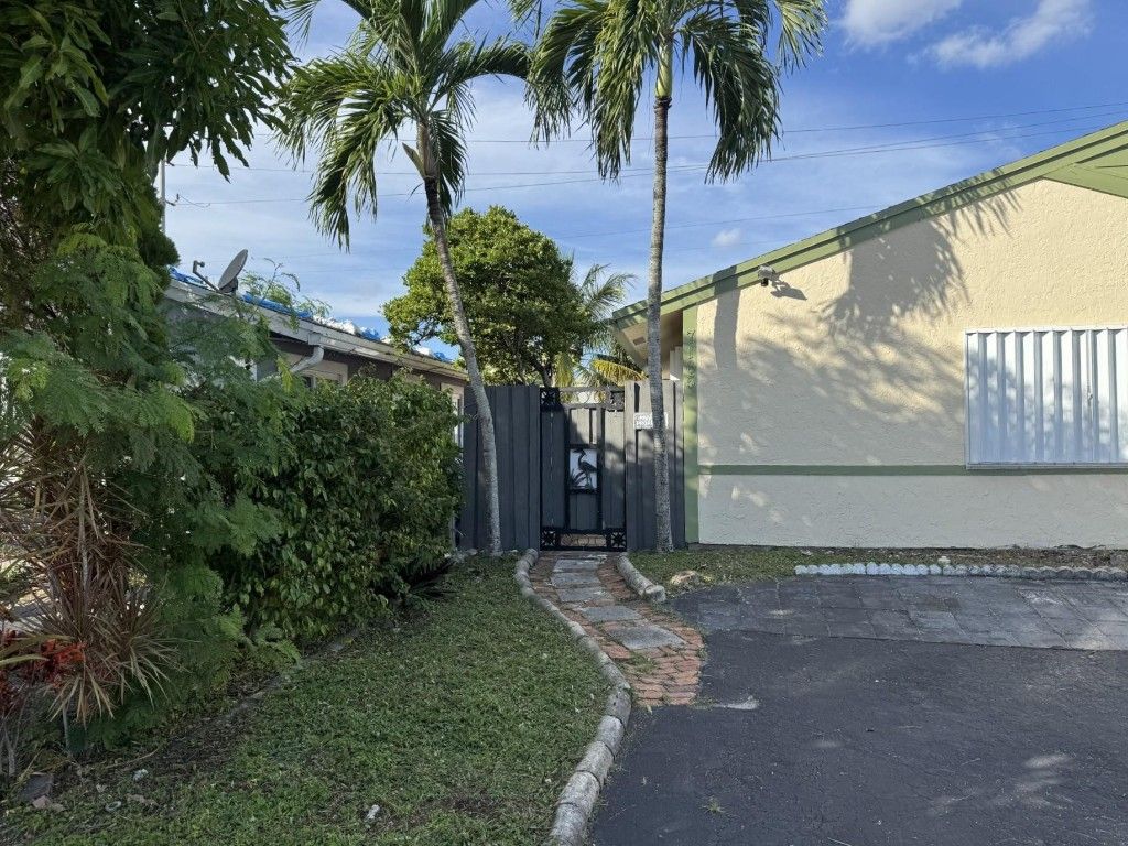 7165 SW 11th Court, North Lauderdale, FL 33068