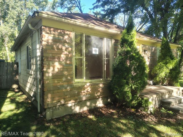 22500 Sumpter Road, Sumpter Township, MI 48111