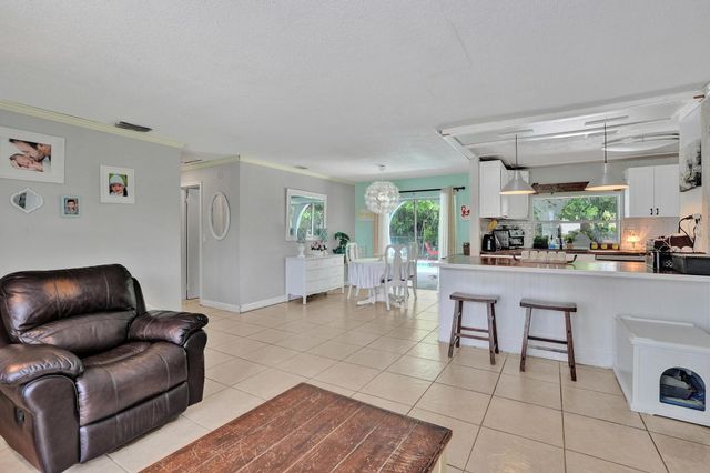 2161 NW 84TH Way, Sunrise, FL 33322