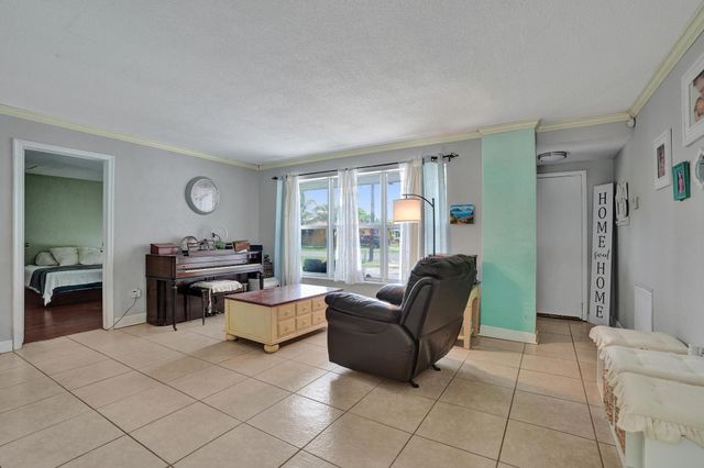 2161 NW 84TH Way, Sunrise, FL 33322