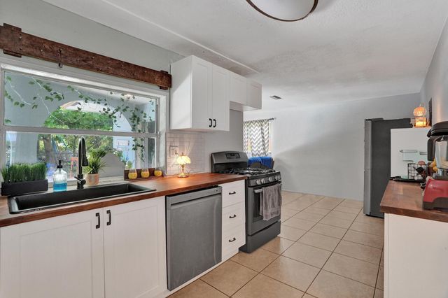 2161 NW 84TH Way, Sunrise, FL 33322